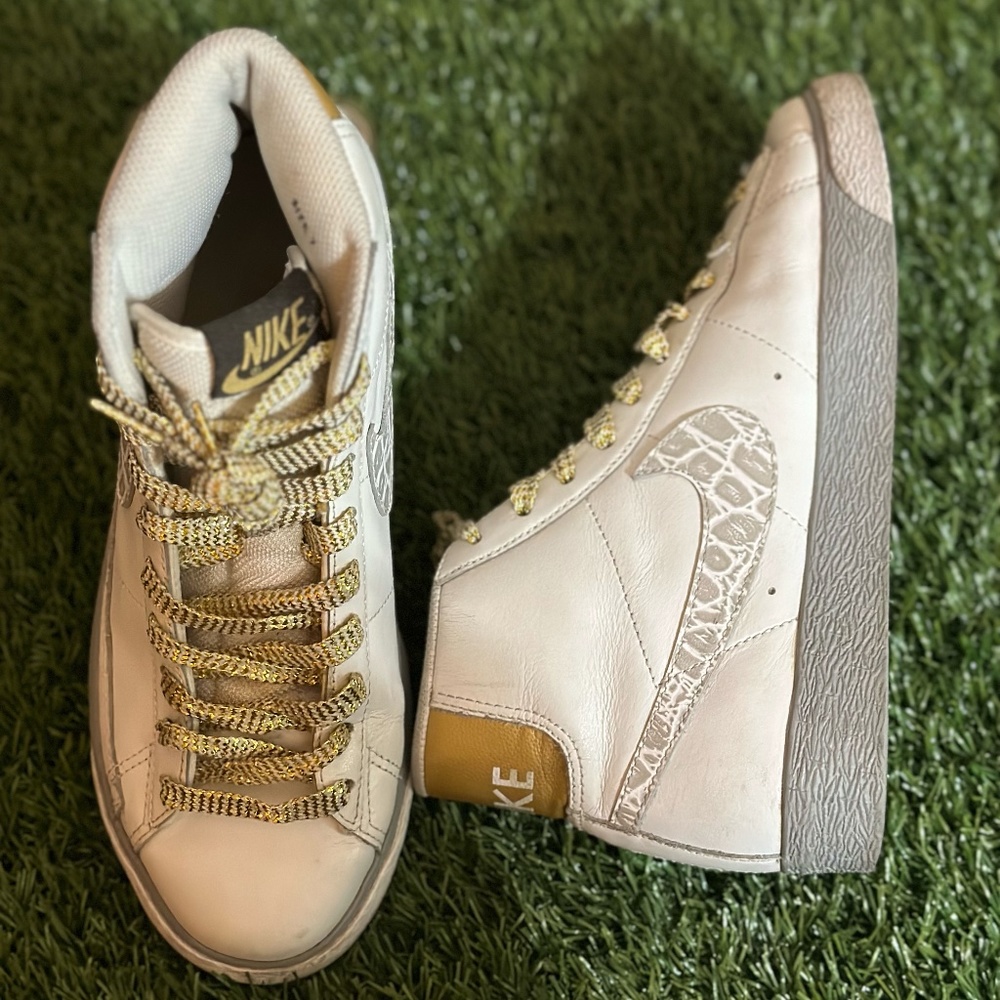 NIKE BLAZER MID 77'